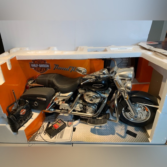 Rare Collectible New Bright Harley Davidson Road King RC - Excellent Condition - Picture 6 of 9